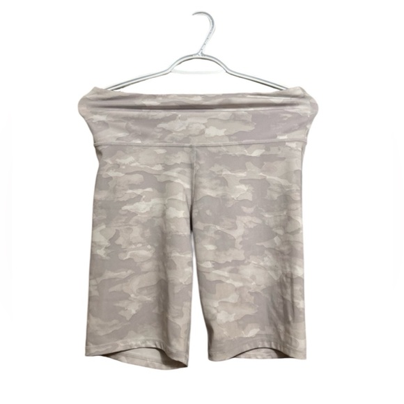 H&M Pants - Womens h&m camo bike shorts size medium!